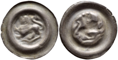 ГЕРМАНИЯ, ЛЮНЕБУРГ БРАКТЕАТ 1196-1218 ОТТО IV, ЛЕВ СТОИТ Bokel 177, Bonhoff coll 92, Berger 526, Welter 237 серебро 560-837