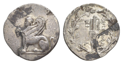 Иония, Хиос драхма 190-84 гг. до н.э. магистрат Апеллий, сфинкс с виноградной гроздью/амфора, RARE, (сквозная трещина), (из старой нидерландской коллекции) BMC 46 серебро 1073-1-24
