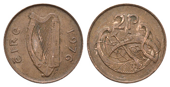 Ирландия 2 пенса 1976 Виньетка в виде стилизованной птицы из второй библии Карла II Лысого KM 21 бронза 4582-722